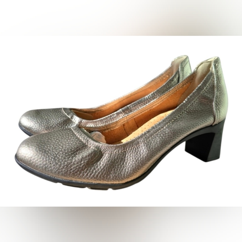 NIB Clarks Women's Neiley Pearl Sz 8 Slip-on Leather Pump in "Pewter Metallic"